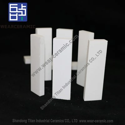 Piastrelle in ceramica di allumina resistenti all'usura