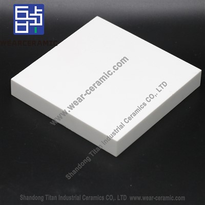 Piastrella in ceramica in allumina rinforzata con zirconio (ZTA).